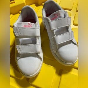 Girls white Puma